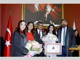 “DURUŞMA SALONLARINDA ŞİDDET GÖRDÜĞÜMÜZÜ, TUTUKLANDIĞIMIZI TARİHE NOT DÜŞÜYORUZ”