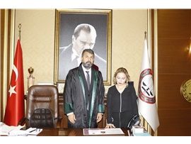 STJ. AV. AYSUN TRAŞ YEMİN EDİP CÜBBE GİYEREK, MERSİN BAROSU AİLESİNE KATILDI