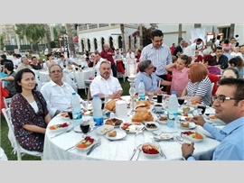 MERSİN BAROSU İFTAR PROGRAMI VE YEMEĞİ AVUKATLARIMIZIN YOĞUN  KATILIMI İLE GERÇEKLEŞTİRİLDİ.