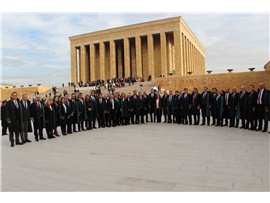 TBB’NİN YENİ YÖNETİMİ İLE BİRLİKTE ATAMIZ’IN HUZURUNA ÇIKTIK