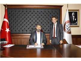 YEŞİLBOĞAZ:  “YARGININ SİYASALLAŞTIĞI, SİYASETİN DE YARGILAŞTIĞI DÖNEMDEYİZ”