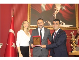 CUMHURİYET KUPASINDA DERECEYE GİREN AVUKATLARIMIZA PLAKET VERİLDİ