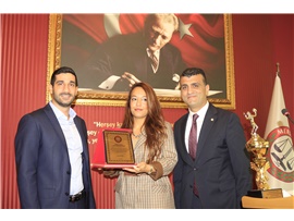 CUMHURİYET KUPASINDA DERECEYE GİREN AVUKATLARIMIZA PLAKET VERİLDİ