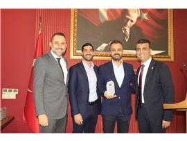 CUMHURİYET KUPASINDA DERECEYE GİREN AVUKATLARIMIZA PLAKET VERİLDİ