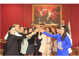 CUMHURİYET KUPASINDA DERECEYE GİREN AVUKATLARIMIZA PLAKET VERİLDİ