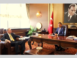 ZİYARET-ABD Başkonsolos vekili Arnie CAMPBELL , Başkanımızı makamında ziyaret etti.