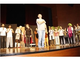 AVUKATLARIMIZ ‘AMCA SİZE İNSAN DİYEBİLİR MİYİM?’ TİYATRO OYUNUNU SAHNELEDİ