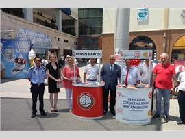 MERSİN BAROSU ÇOCUK HAKLARI MERKEZİMİZ TARAFINDAN DÜNYA ÇOCUK İŞÇİLİĞİ İLE MÜCADELE GÜNÜ KAPSAMINDA FORM AVM DE STAND KURULDU