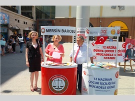 MERSİN BAROSU ÇOCUK HAKLARI MERKEZİMİZ TARAFINDAN DÜNYA ÇOCUK İŞÇİLİĞİ İLE MÜCADELE GÜNÜ KAPSAMINDA FORM AVM DE STAND KURULDU