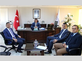 Başkanımız, Başkan yardımcımız ve Genel Sekreterimiz, Mersin Vergi Dairesi Başkanı ve Defterdarını ziyaret ettiler.