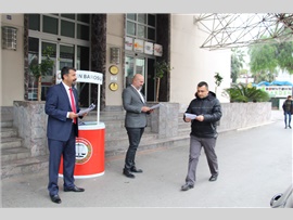 MERSİN BAROSU ‘İNSAN HAKLARI’ STANDI AÇTI