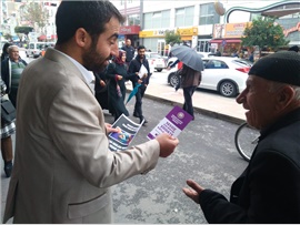 MERSİN BAROSU ‘İNSAN HAKLARI’ STANDI AÇTI