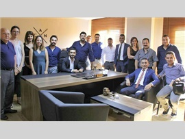 AV. AYDIN DOĞAN' IN OFİS AÇILIŞI BARO BAŞKANIMIZ AV. ALİ ER' İN KATILIMIYLA GERÇEKLEŞTİRİLDİ.