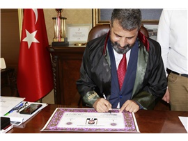 HUKUK MÜCADELESİ VERMEK İÇİN YEMİN ETTİLER