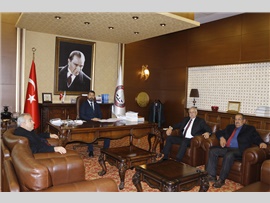 CHP AKDENİZ BELEDİYE BAŞKAN ADAYI SABİT YELKOVAN’DAN BARO BAŞKANIMIZA ZİYARET