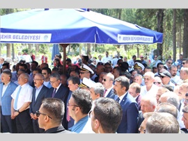BARO BAŞKANIMIZ BİLGİN YEŞİLBOĞAZ, ŞEHİTLİKTE 15 TEMMUZ ŞEHİTLERİNİ ANDI