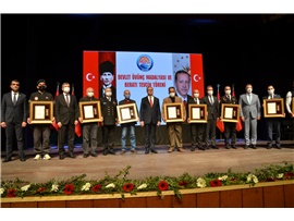 DEVLET ÖVÜNÇ MADALYA TÖRENİNE KATILDIK
