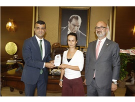 MERKEZ, KOMİSYON VE KULÜP BAŞKANLARIMIZA TEŞEKKÜR PLAKETİ TAKDİM EDİLDİ