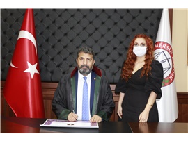 ADALETE FENER YAKMAK İÇİN CÜBBE GİYDİLER