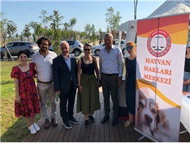 HAYVAN HAKLARI KOMİSYONUMUZ, SOKAK HAYVANLARI YARARINA DÜZENLENEN KERMESTE STANT AÇTI