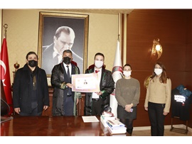 ADALET MÜCADELESİ İÇİN AVUKAT OLDULAR