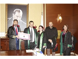 ADALET MÜCADELESİ İÇİN CÜBBE GİYDİLER