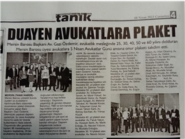 Duayen avukatlara plaket takdim edildi