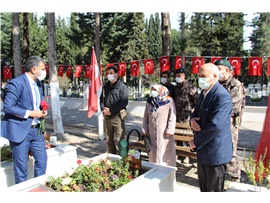 BAŞKANIMIZ AV. BİLGİN YEŞİLBOĞAZ, ÇANAKKALE ŞEHİTLERİNİ ANDI