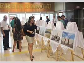 BARO BAŞKANIMIZ AV.ALİ ER, MERSİN BAROSU FOTOĞRAFÇILIK KULÜBÜNÜN DÜZENLEDİĞİ FOTOĞRAF SERGİSİNİN AÇILIŞINI YAPTI