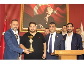 MERSİN BAROSU GELENEKSEL TAVLA, MASA TENİSİ VE SATRANÇ TURNUVASI KUPA TÖRENİ YAPILDI