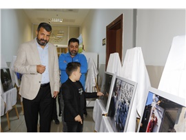 MERSİN BAROSUNDA ‘ÇOCUK GÖZÜMLE ÇOCUKLAR’ FOTOĞRAF SERGİSİ AÇILDI