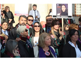 AVUKATLAR ADALET NÖBETİNİ BU KEZ ‘KADINA ŞİDDETE DUR’ DEMEK İÇİN TUTTU