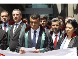 MERSİN BAROSU, TBB VE BARO BAŞKANLARINDAN, HAKLARINDA SORUŞTURMA BAŞLATILAN AVUKATLARA DESTEK