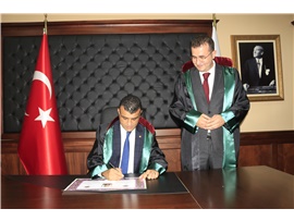 CÜBBE GİYİP AVUKATLIK MESLEĞİNE İLK ADIMI ATTILAR
