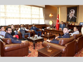 TBB GENÇ AVUKATLAR KURULTAYI MERSİN BAROSU TEMSİL HEYETİ, BARO BŞK. AV. ALİ ER’İ ZİYARET ETTİ