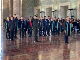 MERSİN BAROSU ATA’MIZIN HUZURUNA ÇIKTI