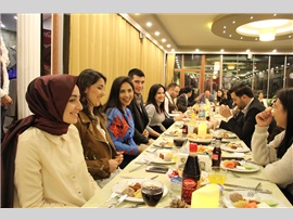 BARO BAŞKANIMIZ AV. BİLGİN YEŞİLBOĞAZ, ANAMUR’DA MESLEKTAŞLARIYLA YEMEKTE BULUŞTU