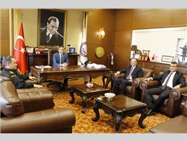 MERSİN SAHİL GÜVENLİK AKDENİZ BÖLGE KOMUTANI BAVBEK, BARO BAŞKANIMIZ ER’İ ZİYARET ETTİ