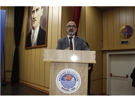 ÇOCUKLARA DİLEK AĞACINDAKİ HEDİYELER TAKDİM EDİLDİ