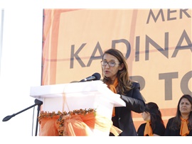 MERSİN BAROSU, ‘KADINA ŞİDDETE SIFIR TOLERANS’ YÜRÜYÜŞÜNE KATILDI