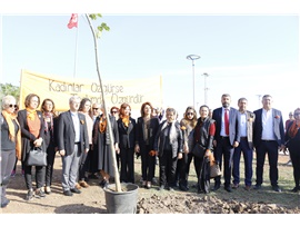 MERSİN BAROSU, ‘KADINA ŞİDDETE SIFIR TOLERANS’ YÜRÜYÜŞÜNE KATILDI