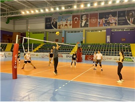 MERSİN BAROSU VOLEYBOL TURNUVASI BAŞLADI
