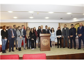 MERSİN BAROSU’NDAN HPV AŞI BURSU: 6 ÖĞRENCİNİN İLK DOZ AŞISI YAPILDI