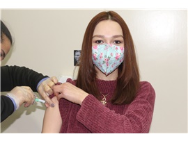 MERSİN BAROSU’NDAN HPV AŞI BURSU: 6 ÖĞRENCİNİN İLK DOZ AŞISI YAPILDI