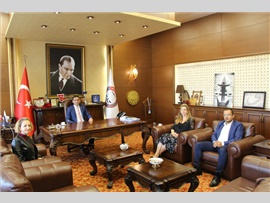 ZİYARET-Mersin Defterdarı Sayın;Hatice İŞCEN ERCOŞMAN, Baro Başkanımız Av.Ali ER' i makamında ziyaret etti.