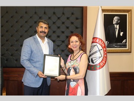 AVUKATLARA KİŞİSEL GELİŞİM VE BEDEN DİLİ EĞİTİMİ VERİLDİ