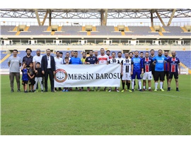 MERSİN BAROSU FUTBOL TAKIMI SEZON AÇILIŞI İÇİN SAHAYA İNDİ