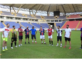 MERSİN BAROSU FUTBOL TAKIMI SEZON AÇILIŞI İÇİN SAHAYA İNDİ