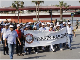 MERSİN BAROSU 1 MAYIS EMEK VE DAYANIŞMA BAYRAMI'NI KUTLADI