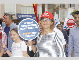 MERSİN BAROSU EMEK, ÖZGÜRLÜK, ADALET, İNSANCA YAŞAM İÇİN 1 MAYIS’TA ALANDA